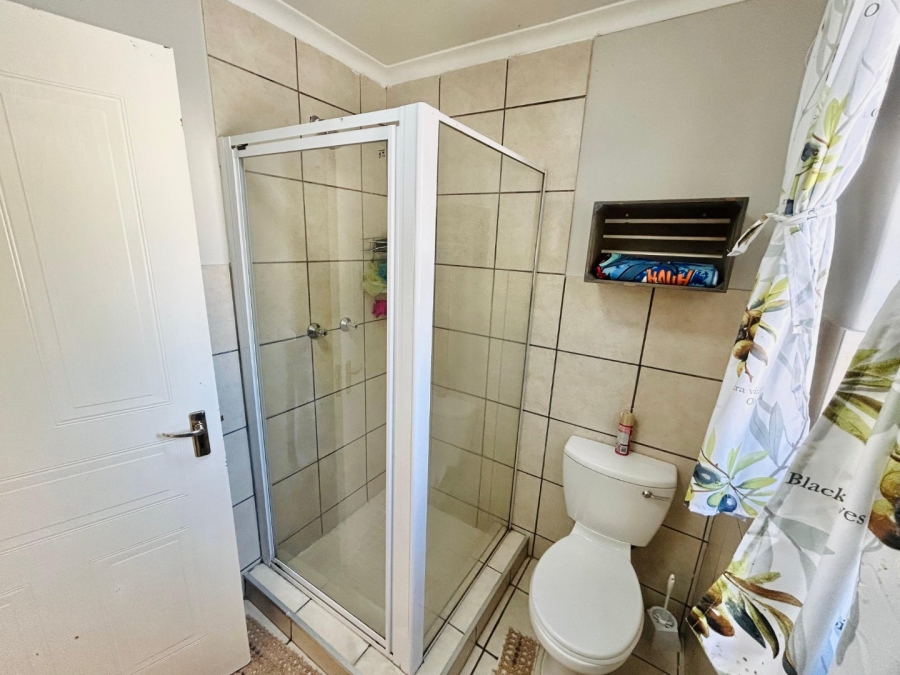 2 Bedroom Property for Sale in Langenhovenpark Free State